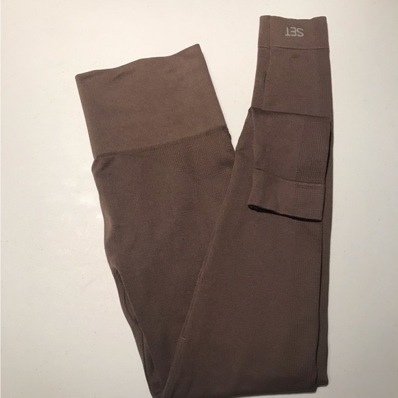 SET Active Sculptflex Leggings in Pepper Brown Size XS/S ASO Hailey Bieber! - Picture 3 of 9